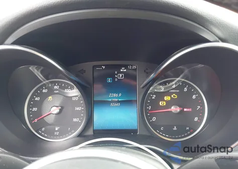 2019 Mercedes-Benz C 300 z USA, uszkodzony, nr VIN 55SWF8DB1KU283658